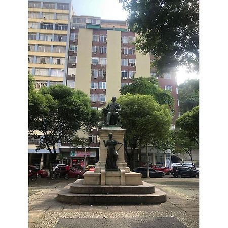 Copacabana Rua Tranquila E Arborizada Perto De Tudo Posto 2 Rio de Janeiro Extérieur photo