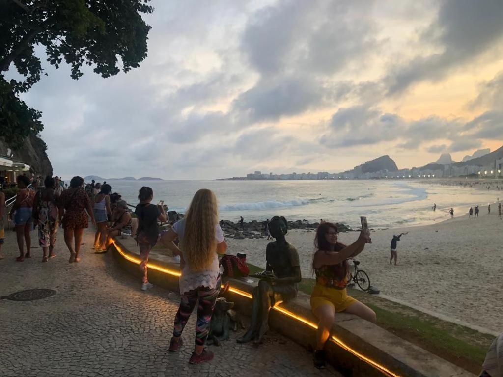 Copacabana Rua Tranquila E Arborizada Perto De Tudo Posto 2 Rio de Janeiro Extérieur photo
